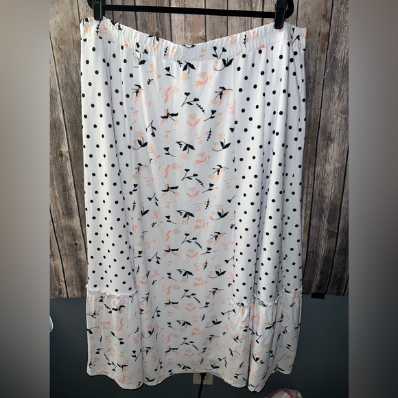 Cato Dresses & Skirts - Cato Plus Size spring floral and polka dot floor length skirt, size 22/24W